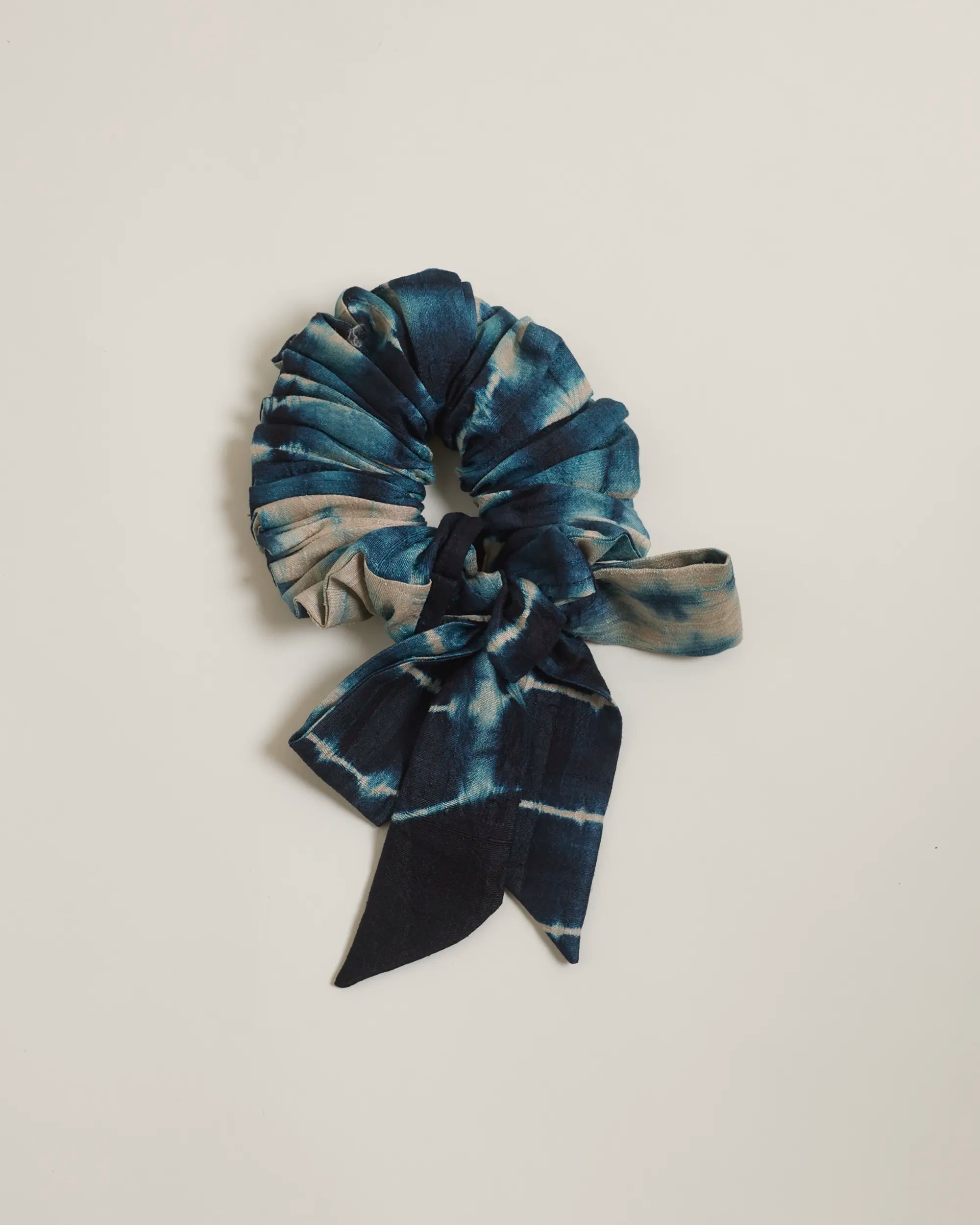 Laipich Bow Scrunchie - Pure Silk