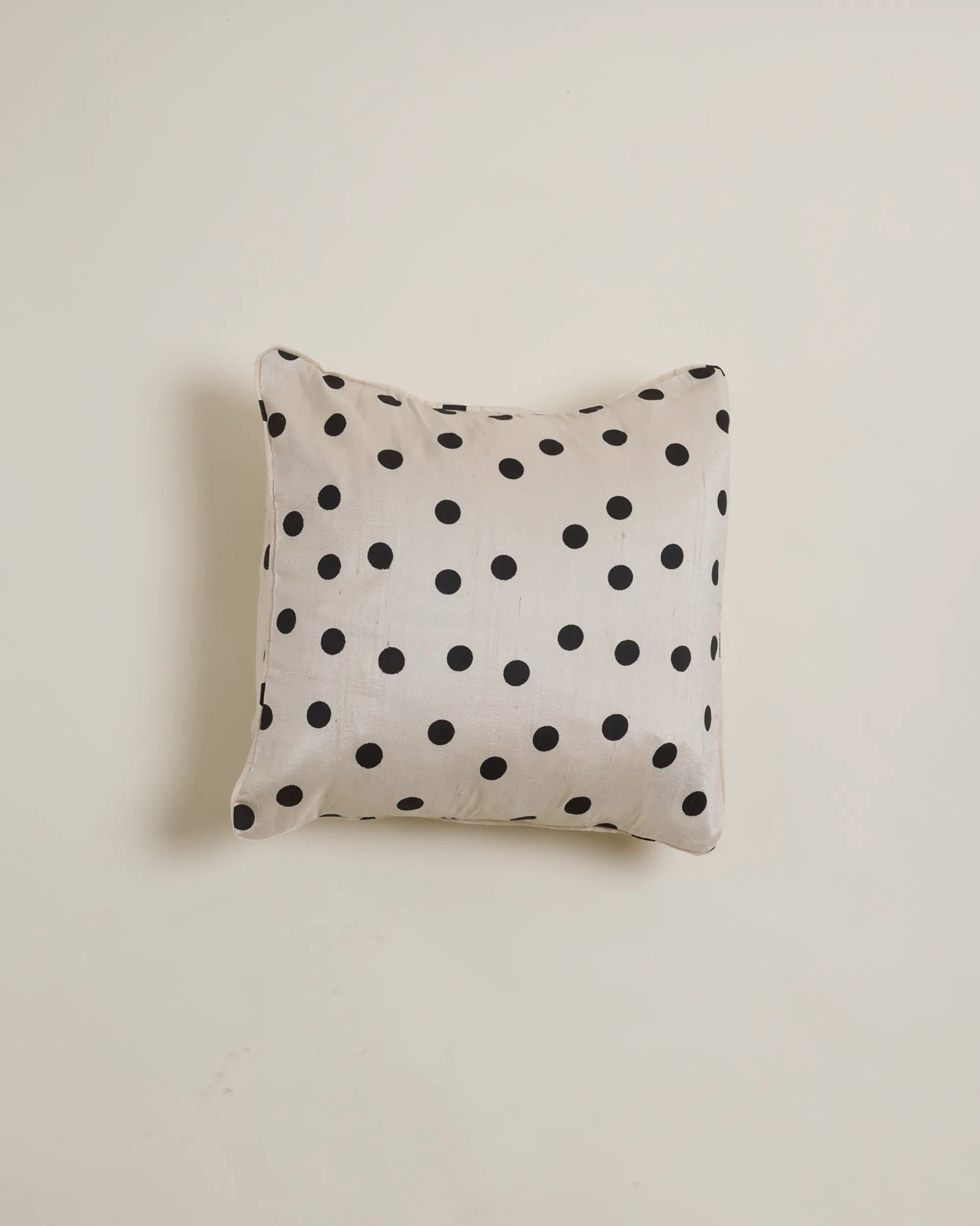 Vanntha Cushion