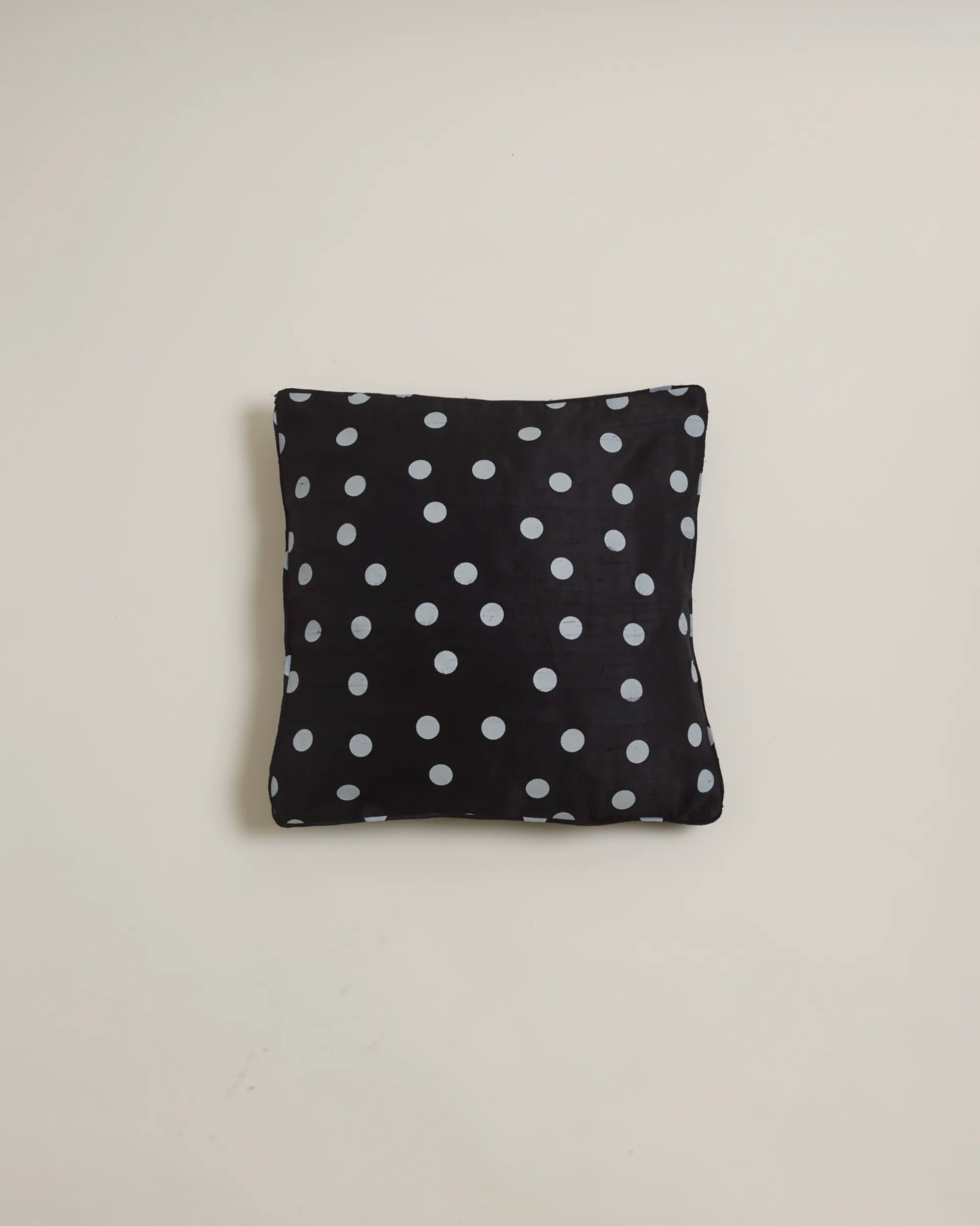 Vanntha Cushion
